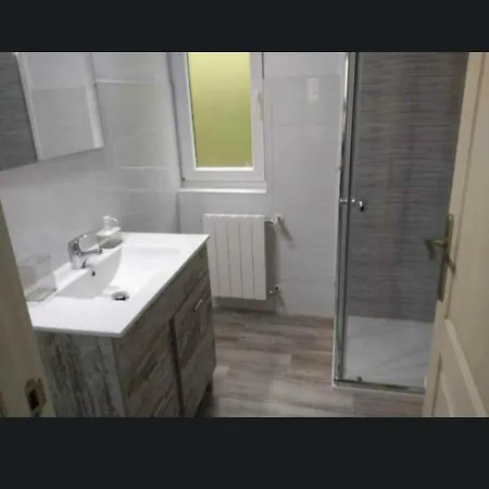 Casa de Férias Bajo Con Gran Jardin Y Aparcamiento San Vicente De La Barquera