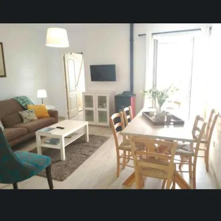 Bajo Con Gran Jardin Y Aparcamiento Сasa de vacaciones *