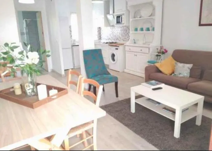 Casa de Férias Bajo Con Gran Jardin Y Aparcamiento