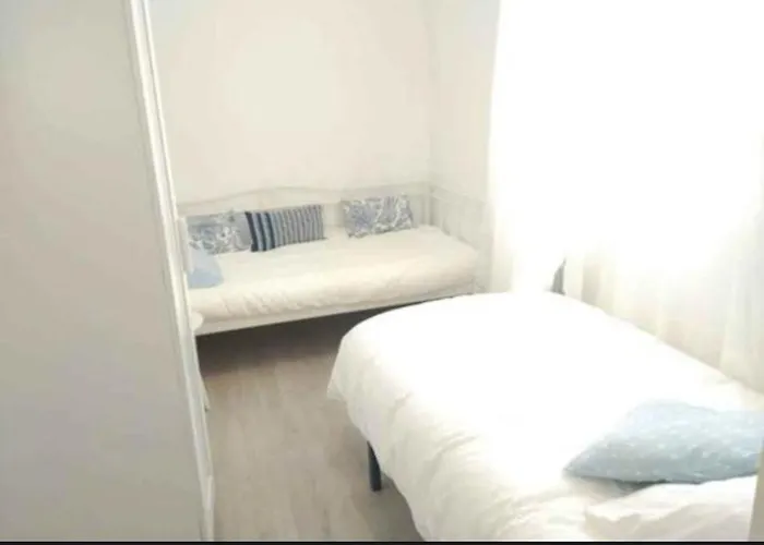 Bajo Con Gran Jardin Y Aparcamiento San Vicente De La Barquera