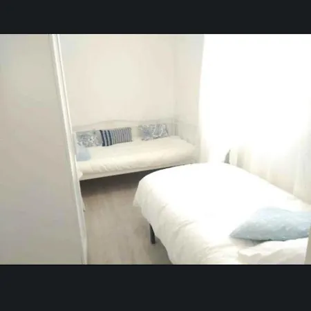 Bajo Con Gran Jardin Y Aparcamiento San Vicente De La Barquera